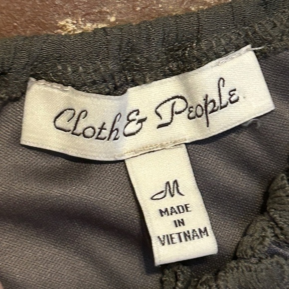 CLOTH & PEOPLE Olive Green Halter Eyelet Lace Bodice. Front Slit Crepe Maxi MED - Picture 8 of 13